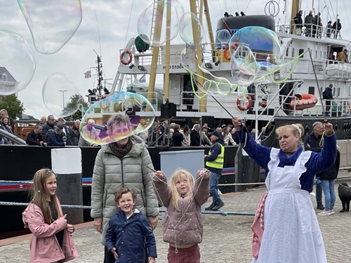 Bella Blaas grote bellen www.funenpartymatch.nl