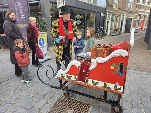 Dickens Entertainer in gesprek www.funenpartymatch.nl