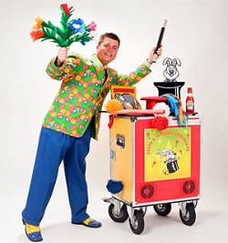 Goochelaar Jerry, kindershow en tafelgoochelaar www.funenpartymatch.nl