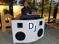 Mobiele Disco DJ Kar winkelcentrumpromotie www.funenpartymatch.nl