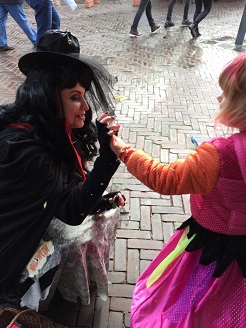 Halloween typetje Molly Mae Brown © www.funenpartymatch.nl