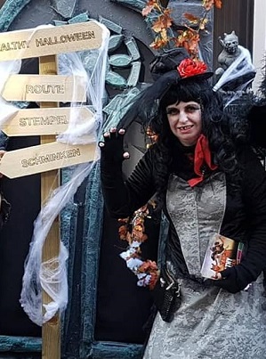 Madame Molly Mae Brown © www.funenpartymatch.nl