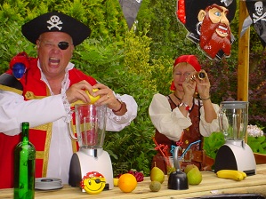 Piraten achter de Cocktail Bar www.funenpartymatch.nl