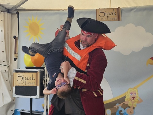 Meet en greet Sjaak de Piraat www.funenpartymatch.nl