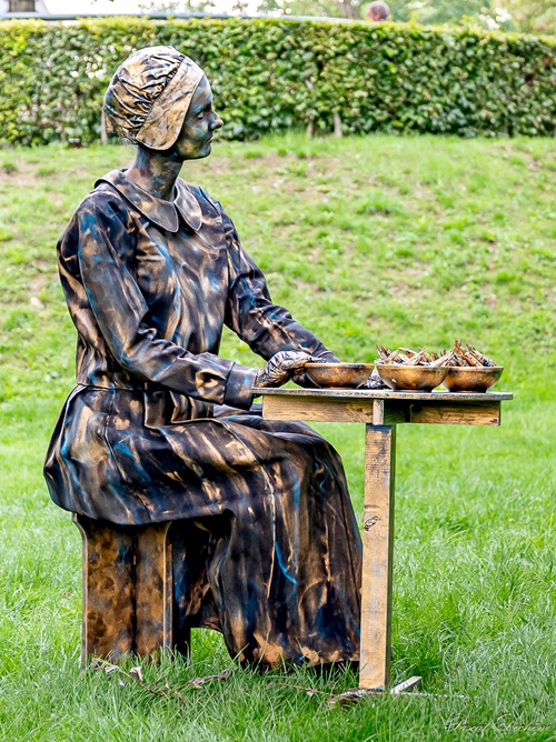 Standbeeld Garnalenpelster www.funenpartymatch.nl