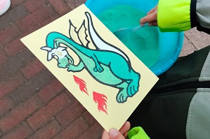 Zandtekeningen Draakje www.funenpartymatch.nl