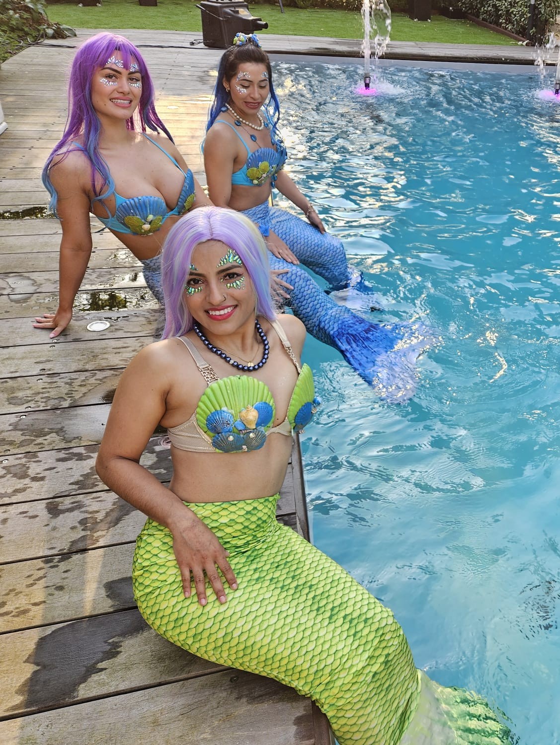 Met een Zeemeermin op de foto © www.funenpartymatch.nl