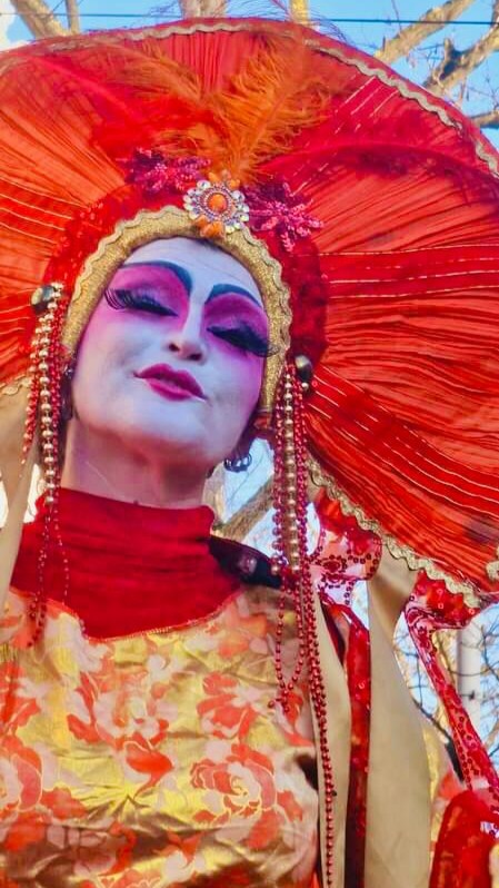 Vier het Chinese Nieuwjaar met www.funenpartymatch.nl met de Geisha Steltlopers